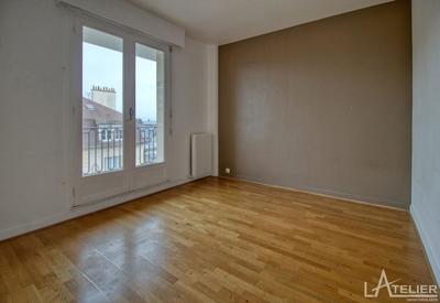 Appartement - 120 m² - 6 pièces