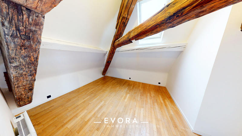 Appartement - 96 m² - 2 pièces