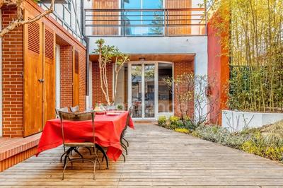 Maison - 262 m² - 8 pièces