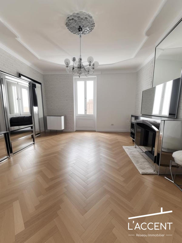 Appartement - 122 m² - 5 pièces