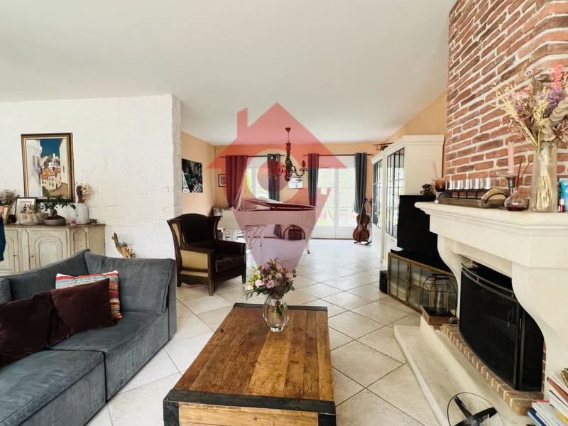 Maison - 250 m² - 7 pièces