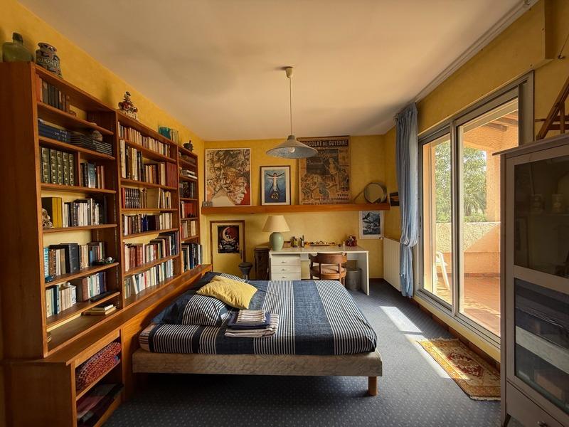 Maison - 270 m² - 9 pièces