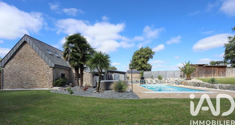 Maison - 218 m² - 8 pièces