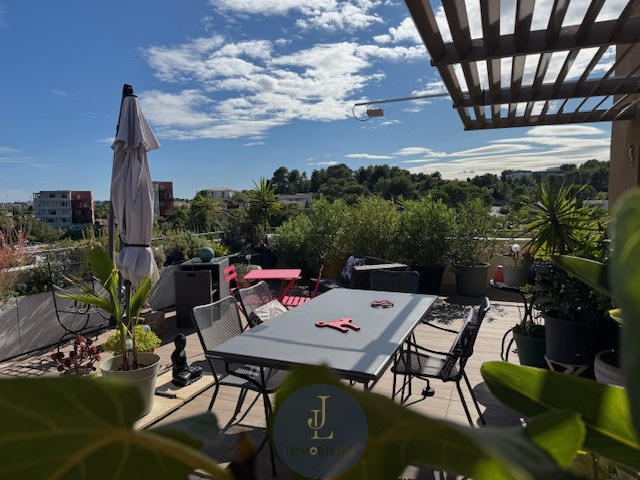 Appartement - 80 m² - 4 pièces