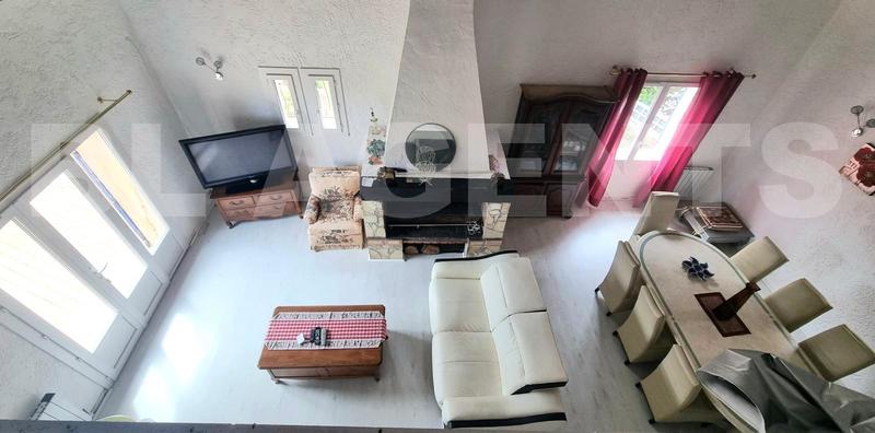 Maison - 224 m² - 9 pièces