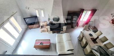 Maison - 224 m² - 9 pièces