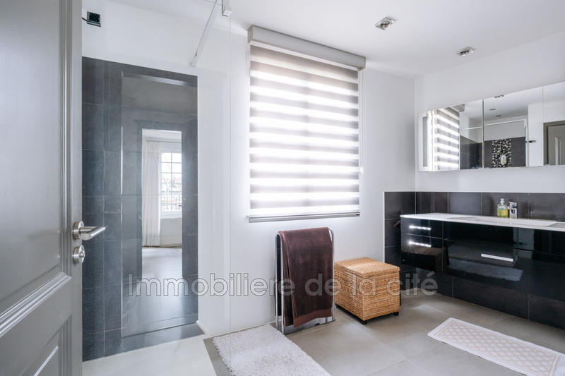 Maison - 185 m² - 6 pièces