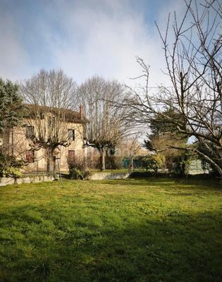 Maison - 210 m² - 10 pièces