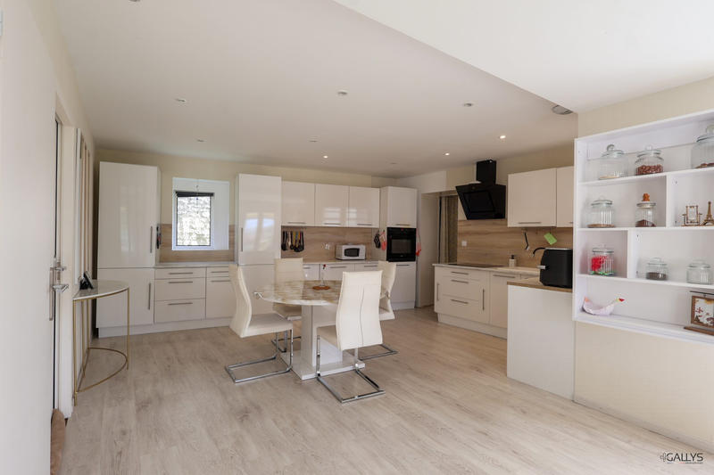 Maison - 115 m² - 5 pièces