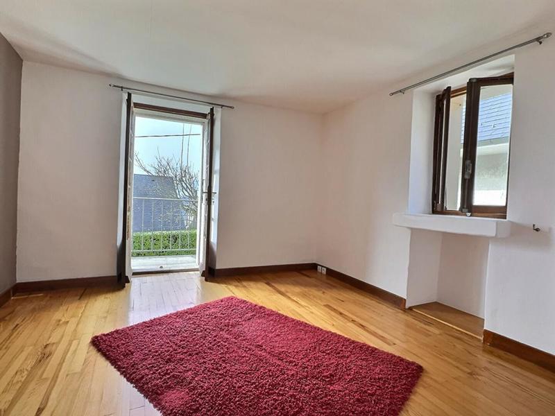 Maison - 240 m² - 6 pièces