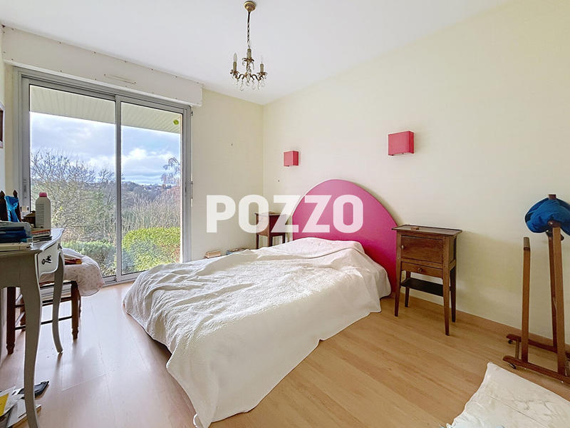 Maison - 177 m² - 9 pièces