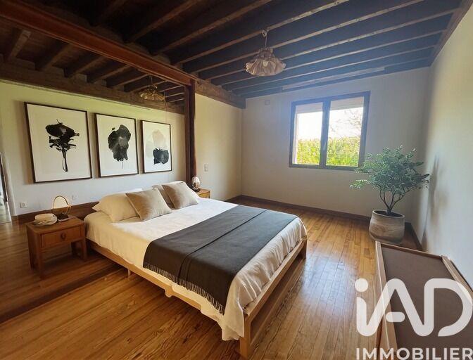 Maison - 286 m² - 9 pièces