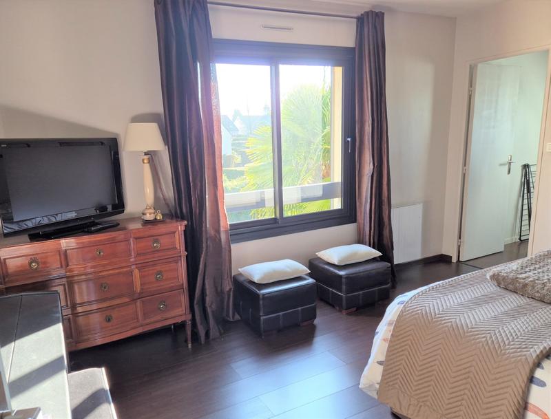 Maison traditionnelle - 163 m² - 8 pièces