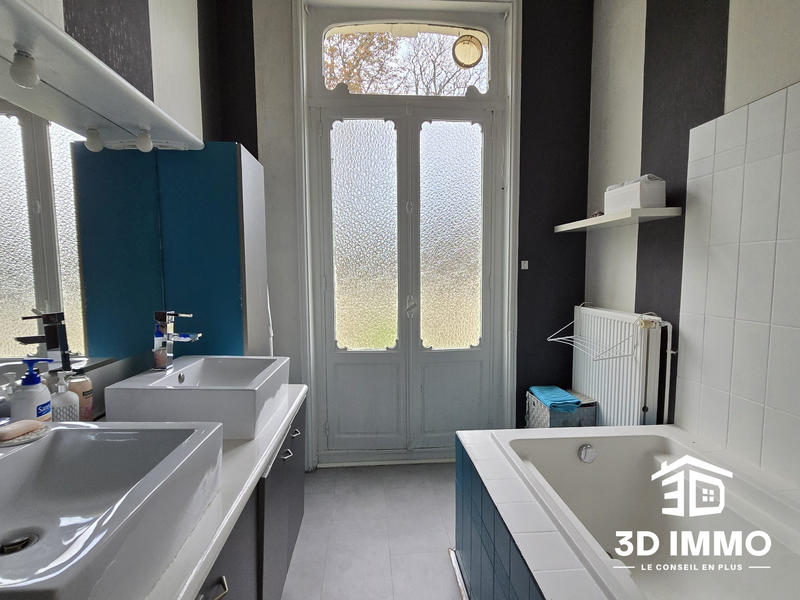 Maison - 277 m² - 9 pièces