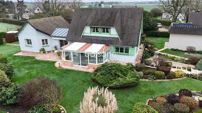 Maison - 250 m² - 8 pièces