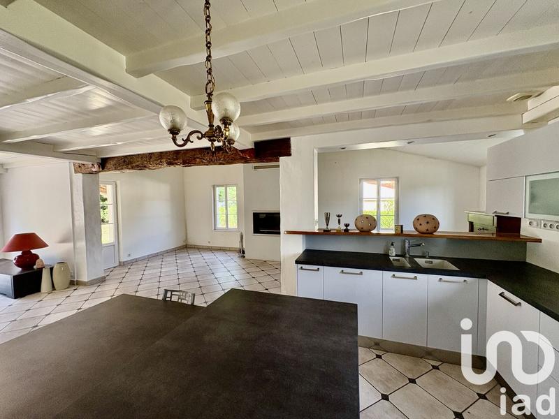 Maison - 225 m² - 9 pièces