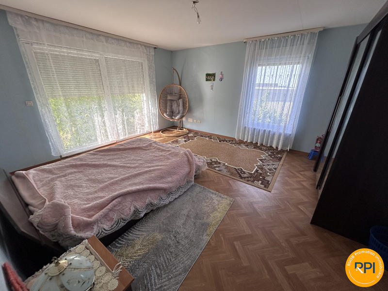 Maison - 335 m² - 7 pièces