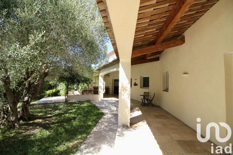 Maison - 225 m² - 5 pièces