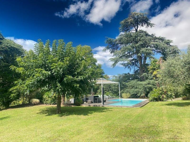 Maison de maîtres - 403 m² - 10 pièces