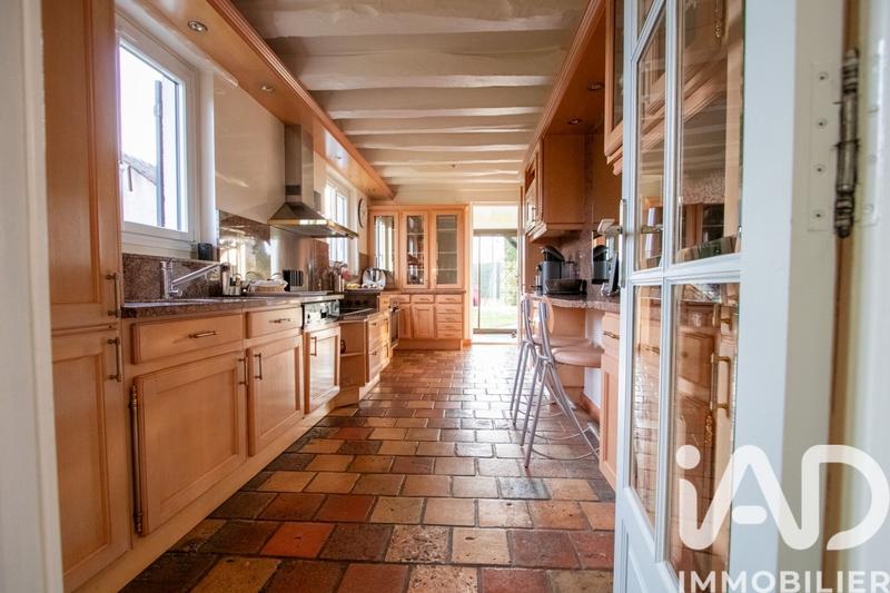 Maison - 220 m² - 9 pièces