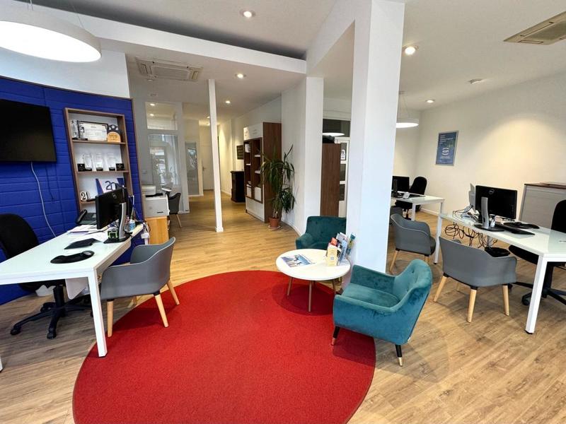 Local commercial - 136 m²