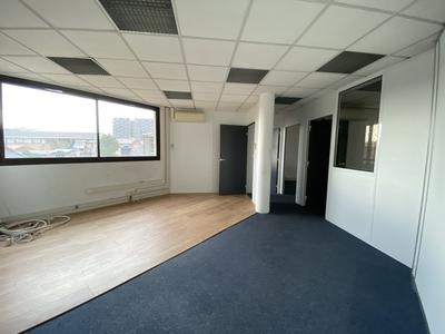 Bureau - 66 m²