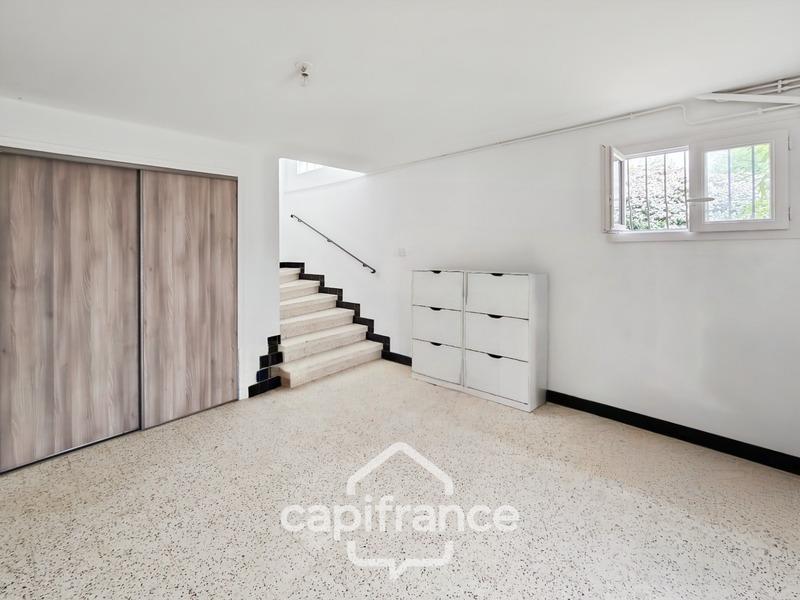 Maison - 222 m² - 6 pièces