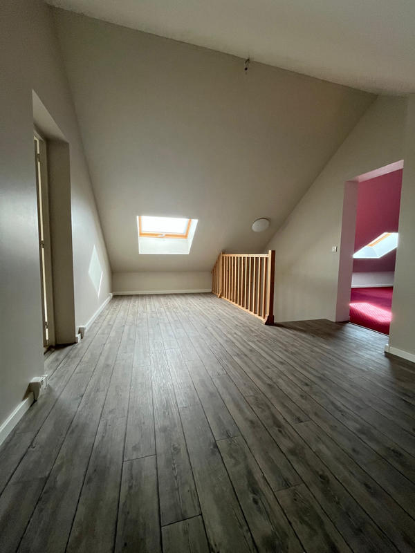 Maison - 185 m² - 8 pièces