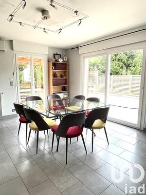 Maison - 179 m² - 8 pièces