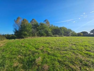Terrain constructible - 10 452 m²