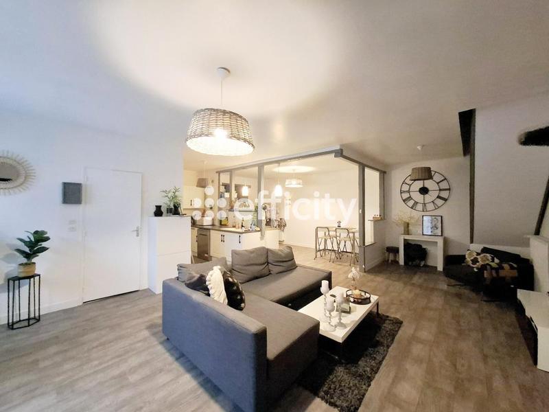 Maison - 241 m² - 10 pièces