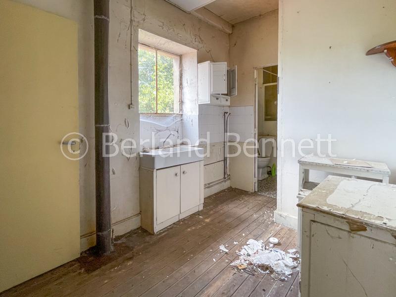 Maison - 214 m² - 11 pièces