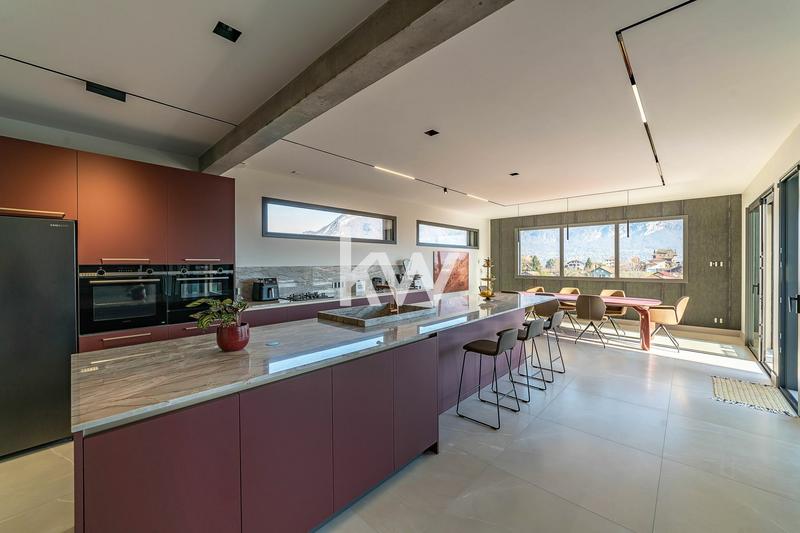 Demeure - 295 m² - 6 pièces