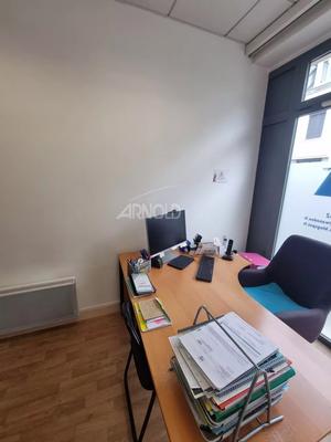 Bureau - 110 m² - 6 pièces