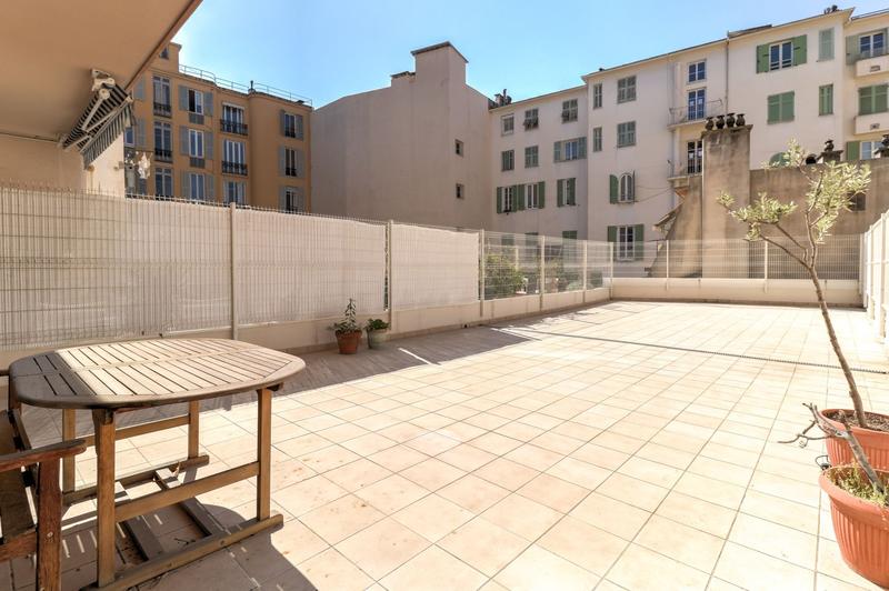 Appartement - 80 m² - 3 pièces