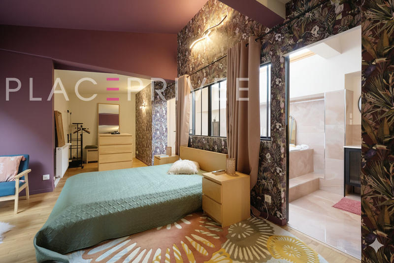 Maison - 218 m² - 8 pièces