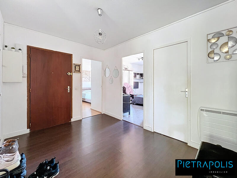 Appartement - 90 m² - 4 pièces