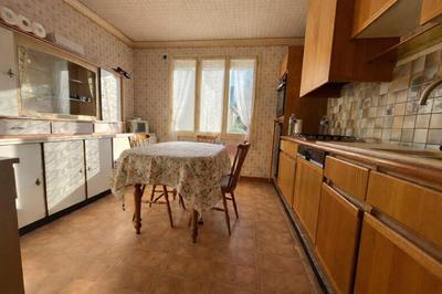 Maison - 181 m² - 7 pièces