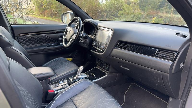 Mitsubishi Outlander 2.4 Mivec 224 Plug in Hybrid 4wd Bva Instyle - Toit ouvrant