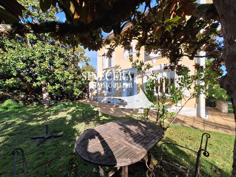 Maison - 170 m² - 7 pièces