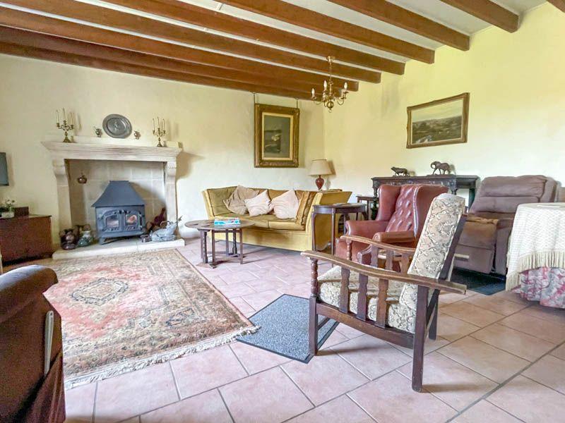 Maison - 220 m² - 6 pièces