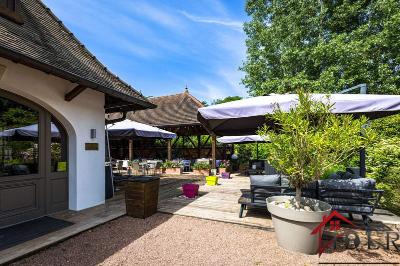 Propriété - 460 m² - 14 pièces