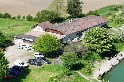 Maison - 600 m² - 5 pièces
