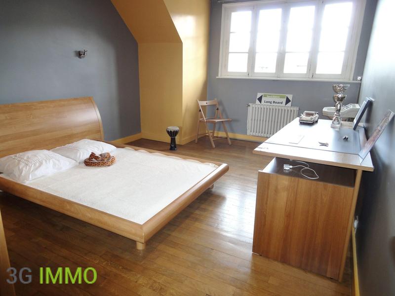 Maison - 235 m² - 9 pièces