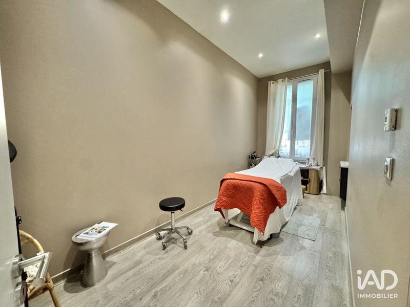 Local commercial - 221 m²