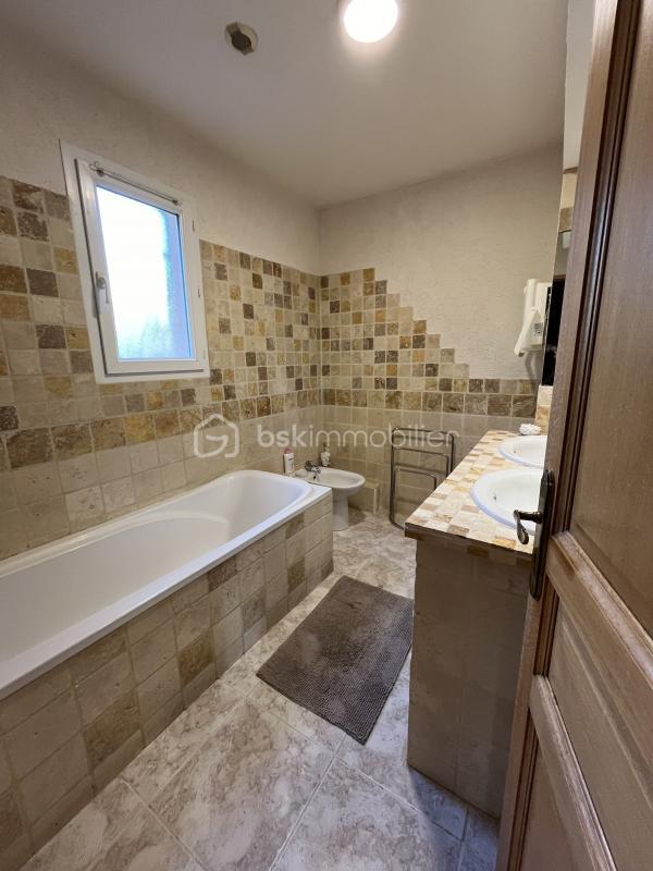 Maison - 187 m² - 5 pièces