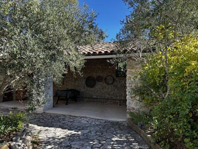 Maison en pierre - 187 m² - 9 pièces