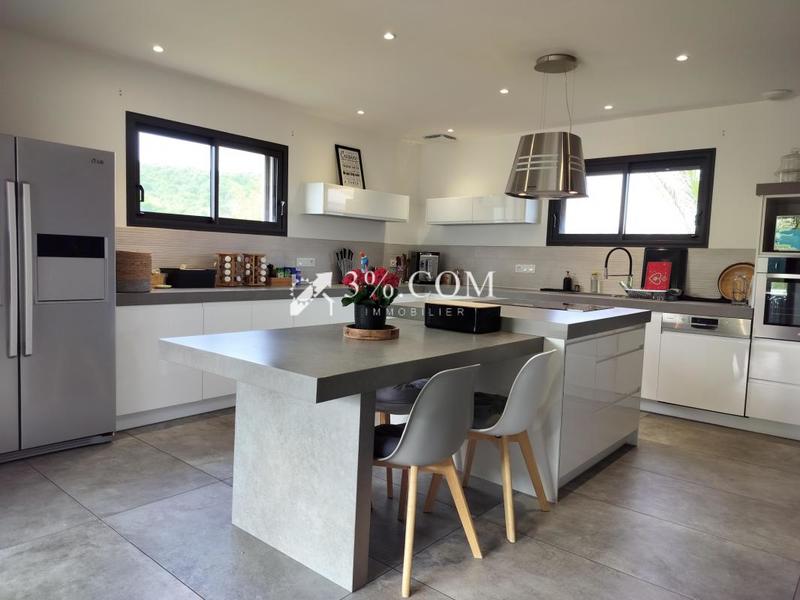 Villa - 200 m² - 7 pièces