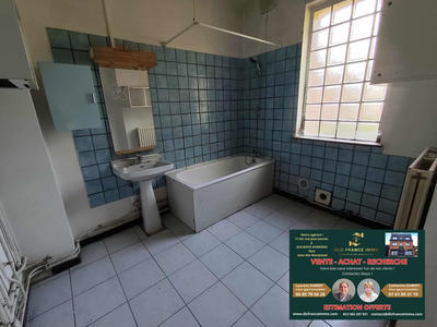 Maison - 110 m² - 8 pièces