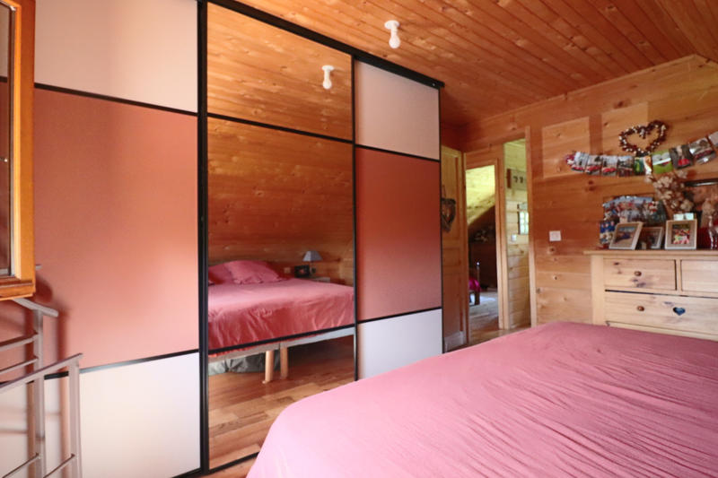 Châlet - 81 m² - 8 pièces